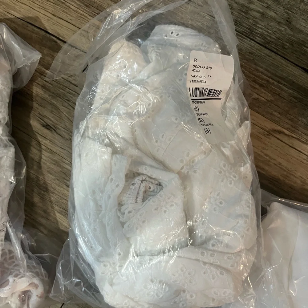 MARTINA RUFFLE  WHITE DRESS - Picture 4 of 4